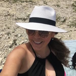 Meet your Posher, Leticia